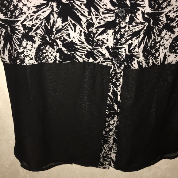 Hurley Pineapple Blouse - Picture 5 of 5